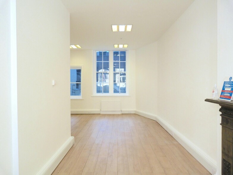 47-50 Margaret St, London to rent - Building Photo - Image 2 of 12
