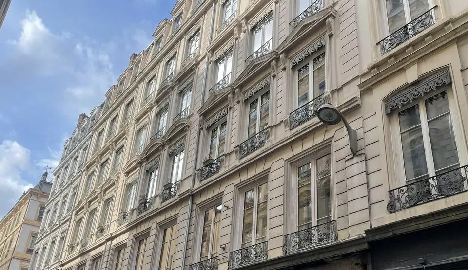 Office in Lyon to rent Building Photo- Image 1 of 7