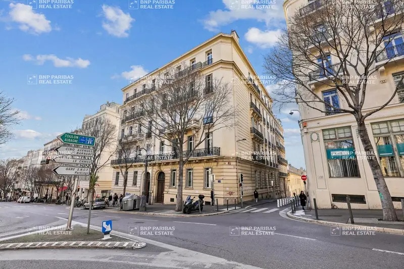 Office in Marseille to rent Building Photo- Image 1 of 12