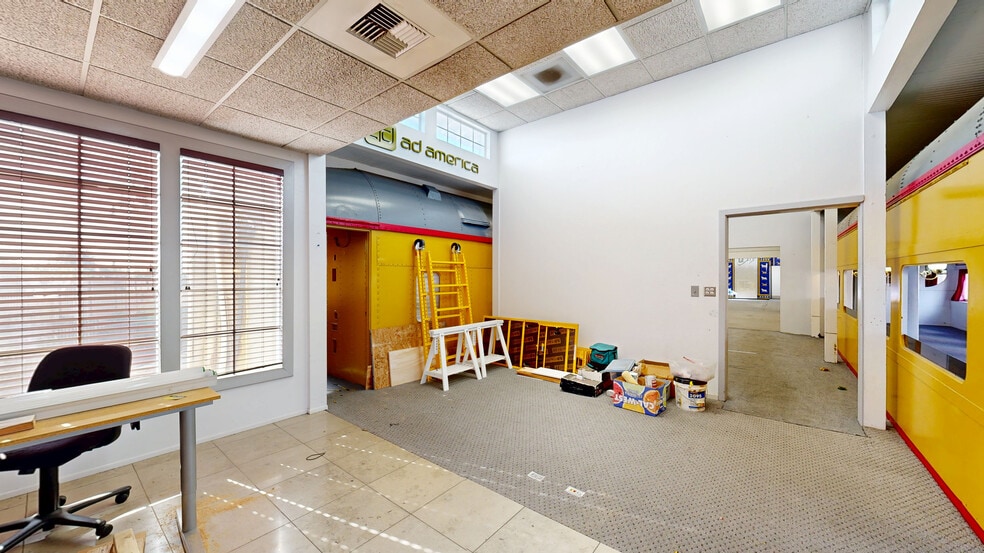 1450-1470 & 1462 W 9th St portfolio of 2 properties for sale on LoopNet.co.uk - Matterport 3D Scan - Image 3 of 23