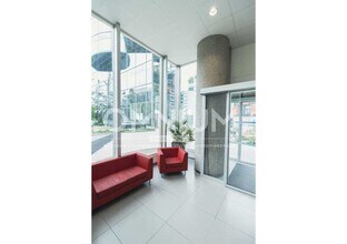 Office in Lyon to rent Lobby- Image 1 of 10