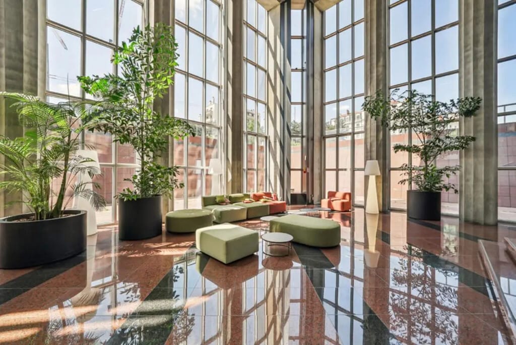 Location Bureaux 210 m² à 420 m² - Photo 1