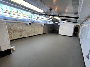 1-7 Gibcracks, Basildon to rent Interior Photo- Image 2 of 3