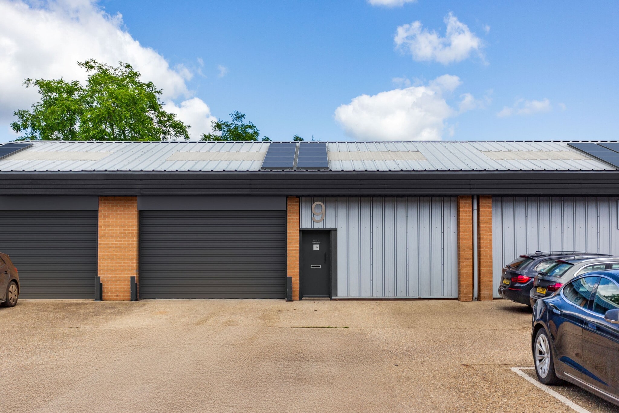 Headley Rd E, Reading to rent Primary Photo- Image 1 of 6