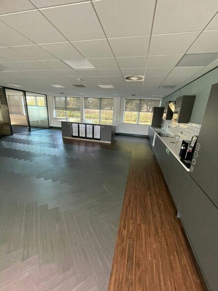 Grange Dr, Southampton to rent - Building Photo - Image 3 of 13