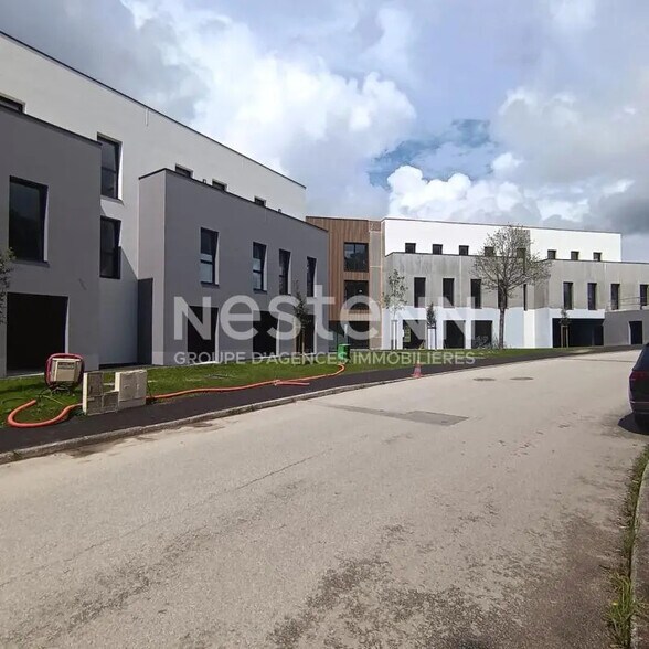 Office in Vannes for sale - Building Photo - Image 1 of 4