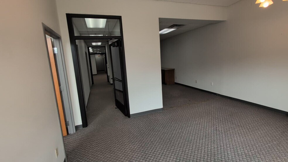 1000 W Wisconsin Ave, Appleton, WI to rent - Commercial Listing Video - Image 2 of 19