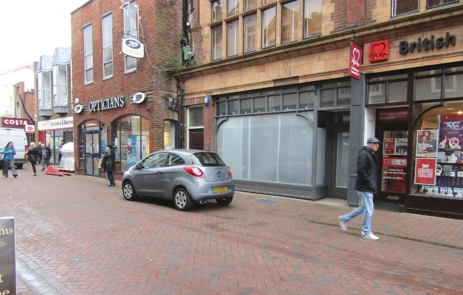 27-29 Maidenhead St, Hertford to rent - Building Photo - Image 3 of 4