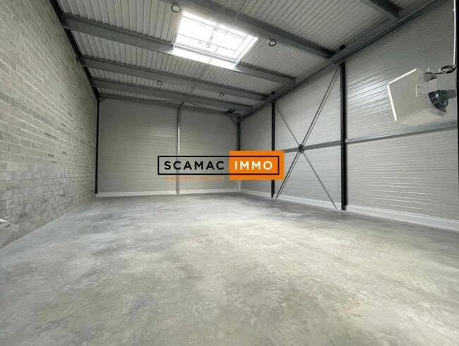 Location Entrepôt 268 m²
