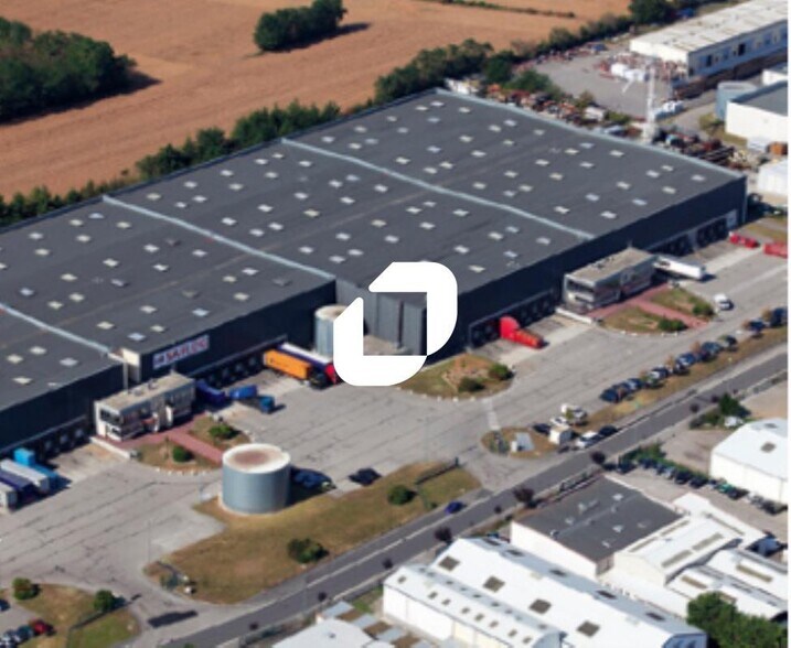 Industrial in Genas to rent - Aerial - Image 2 of 3