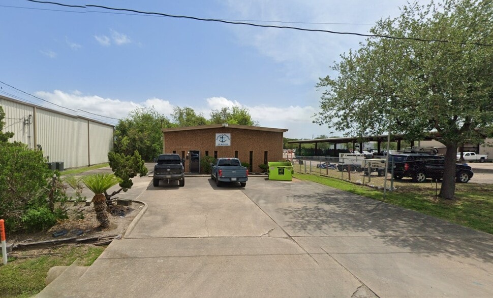 212 N 16th St, La Porte, TX for sale - Building Photo - Image 2 of 19