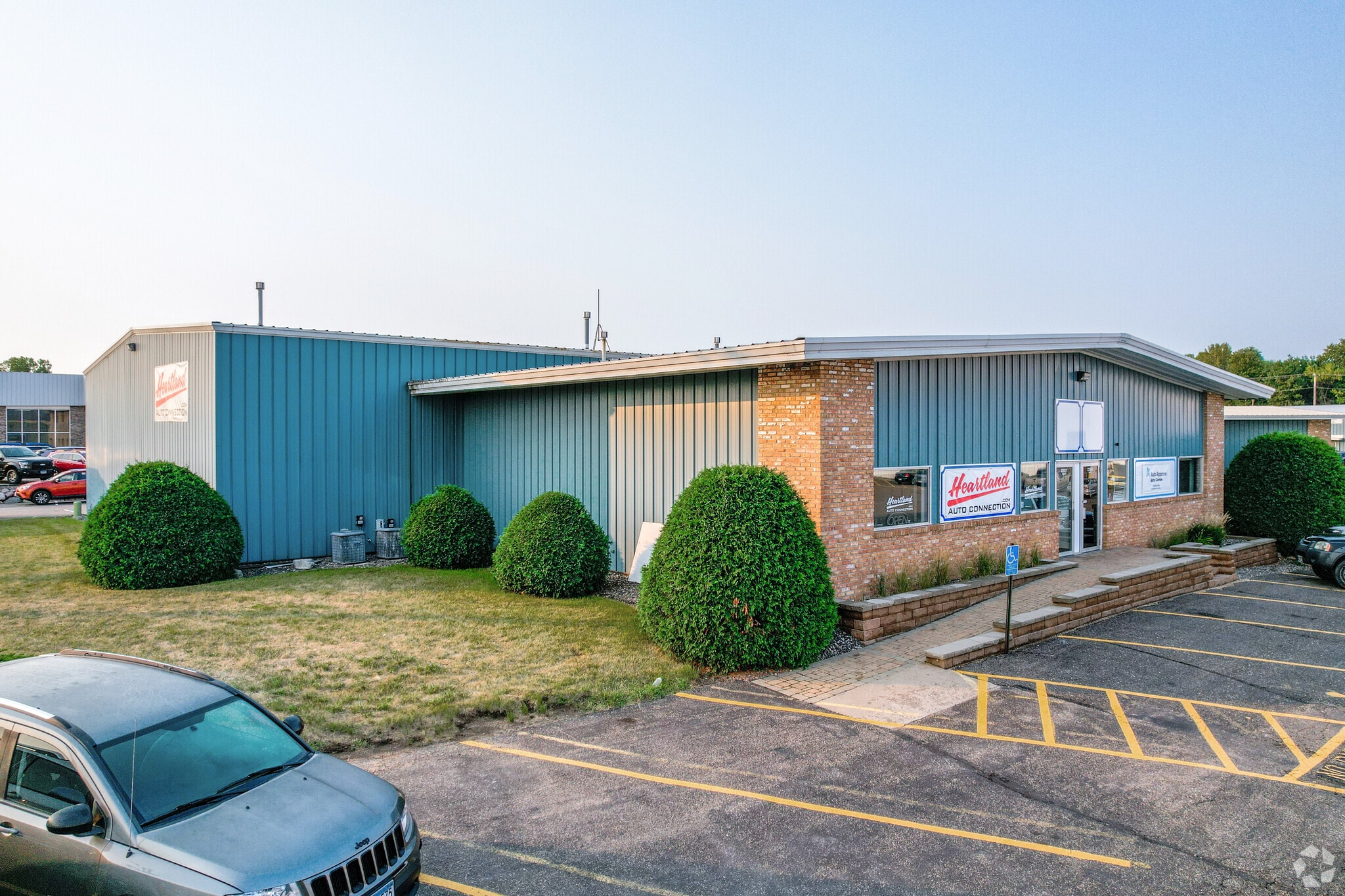 22011-22043 Industrial Blvd, Rogers, MN to rent Building Photo- Image 1 of 15