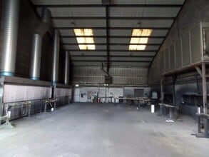 Wyndham Close, Bridgend to rent Interior Photo- Image 2 of 2