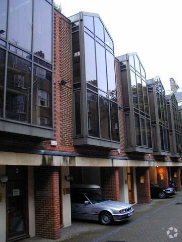 3 Crescent Stables, London to rent Primary Photo- Image 1 of 19