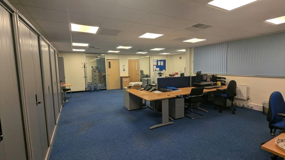 7 Sopwith Way, Daventry to rent - Building Photo - Image 2 of 12