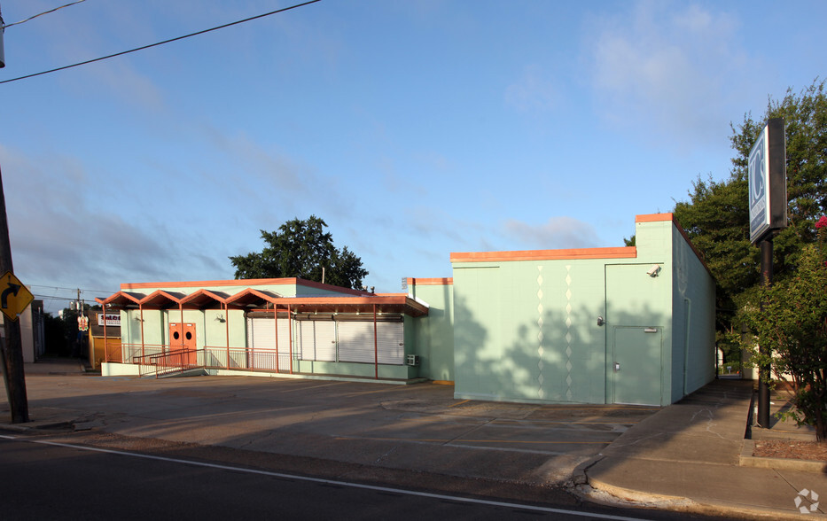 2725 N State St, Jackson, MS for rent - Primary Photo - Image 1 of 3