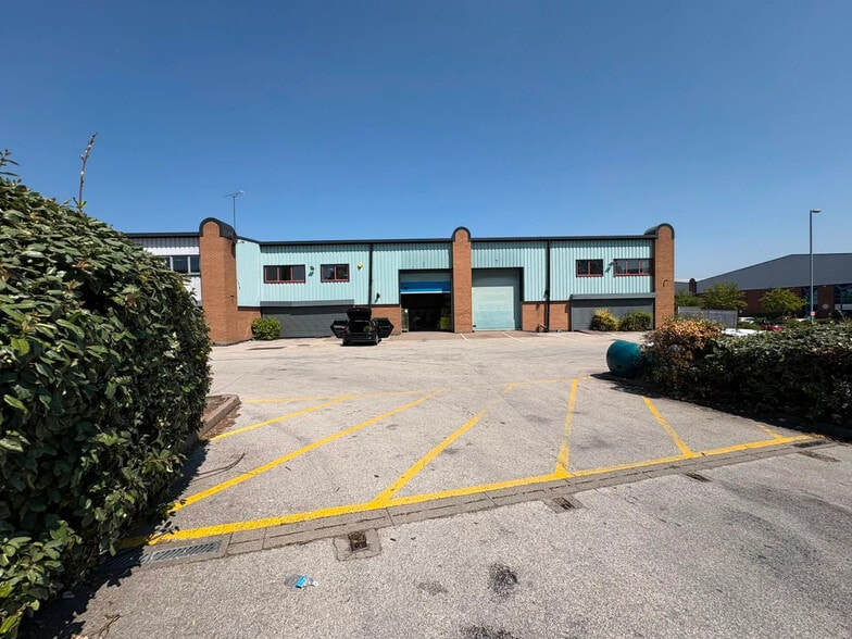 Earls Colne, Earls Colne to rent - Building Photo - Image 3 of 27