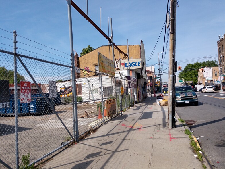 124-128 Jamaica Ave, Brooklyn, NY for sale - Building Photo - Image 1 of 1