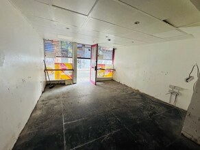 50 Fashion St, London to rent Interior Photo- Image 2 of 2