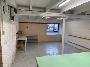 Church Hl, Penryn to rent Interior Photo- Image 1 of 3