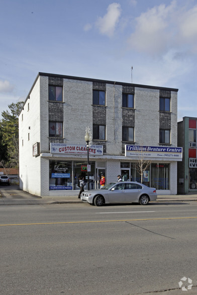 250 Lakeshore Rd E, Mississauga, ON for rent - Building Photo - Image 3 of 4