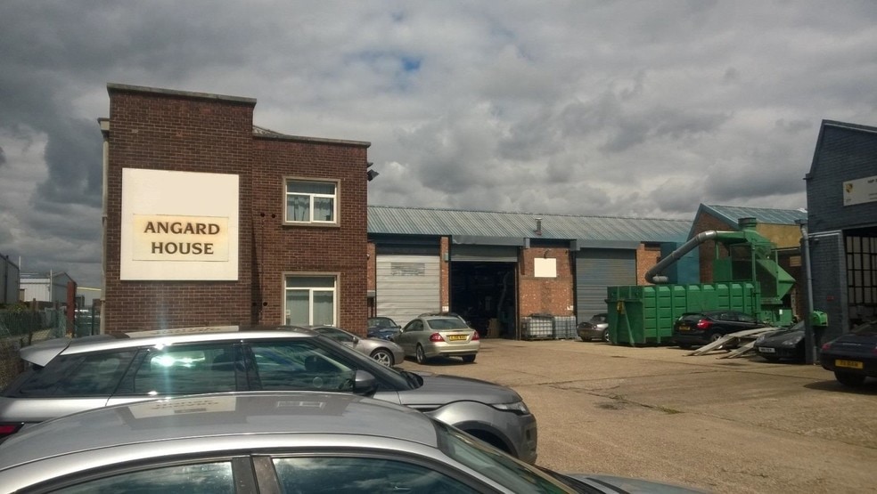 185 Forest Rd, Ilford for sale - Primary Photo - Image 1 of 1