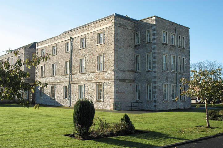 5 Craigie Dr, Plymouth for sale Primary Photo- Image 1 of 1