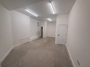 11-17A Imperial Arc, Brighton to rent Interior Photo- Image 2 of 5