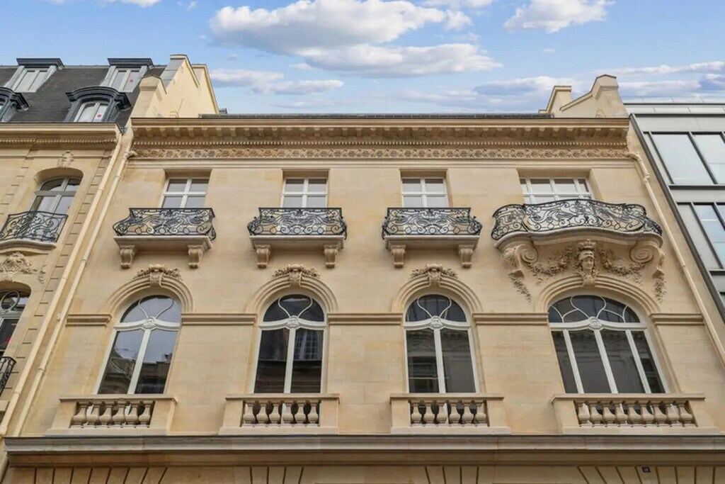 Location Bureaux 2 524 m² - Photo 1