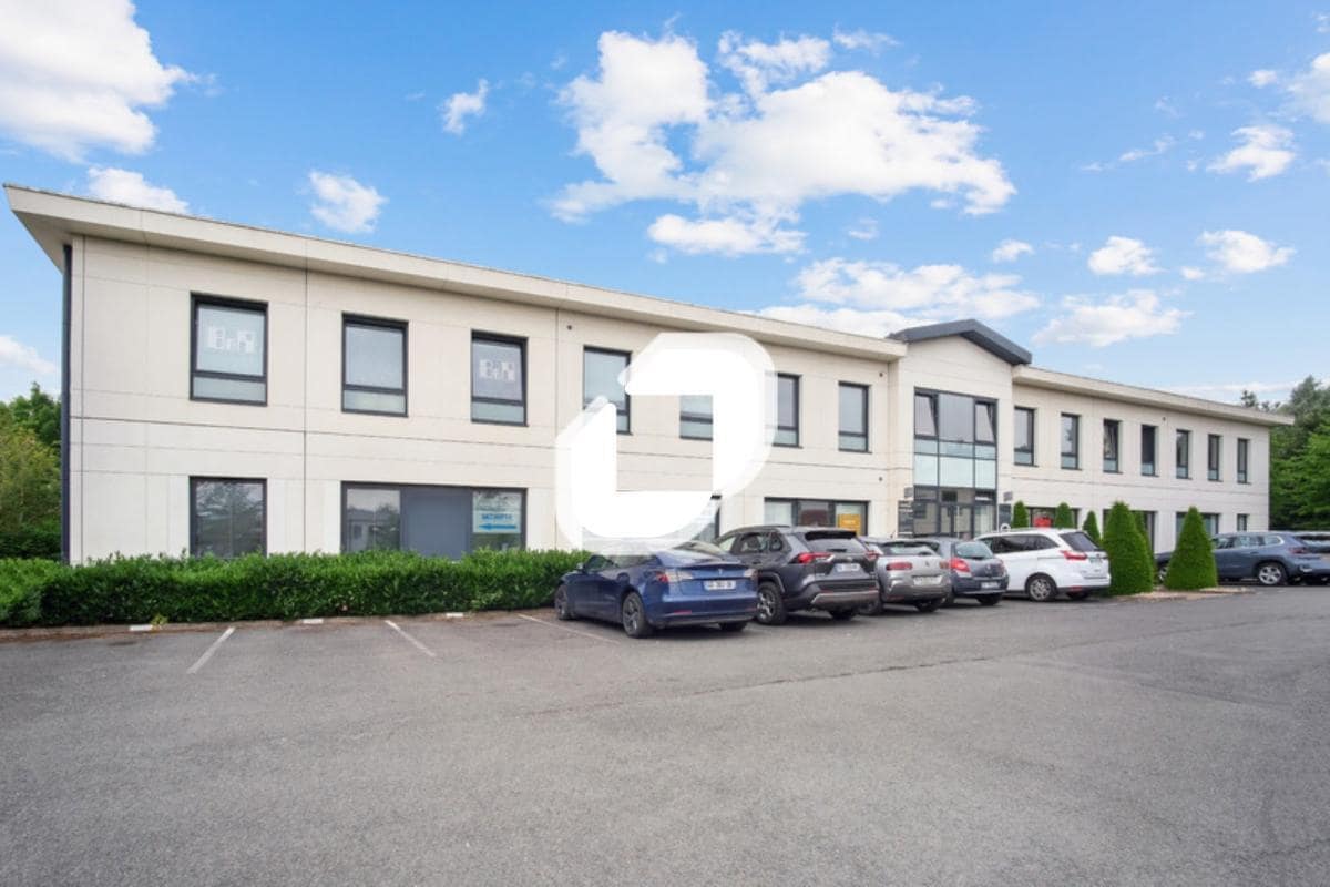 Office in Serris to rent Building Photo- Image 1 of 8
