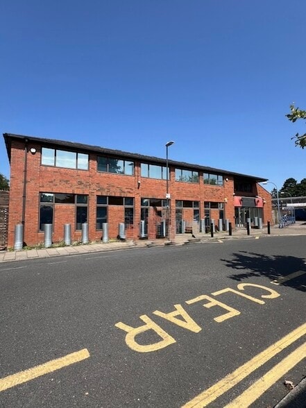 5 Cecil Park, Pinner to rent - Primary Photo - Image 1 of 2