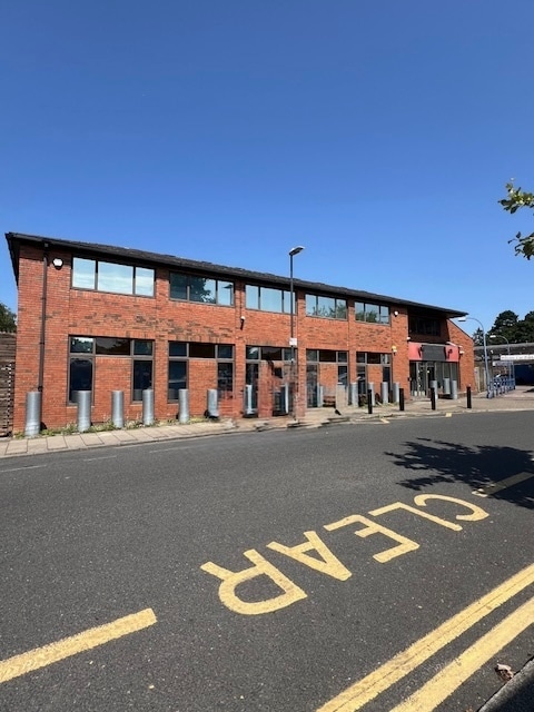 5 Cecil Park, Pinner to rent Primary Photo- Image 1 of 3