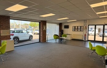 Kennedy Way, Tiverton to rent Interior Photo- Image 1 of 2