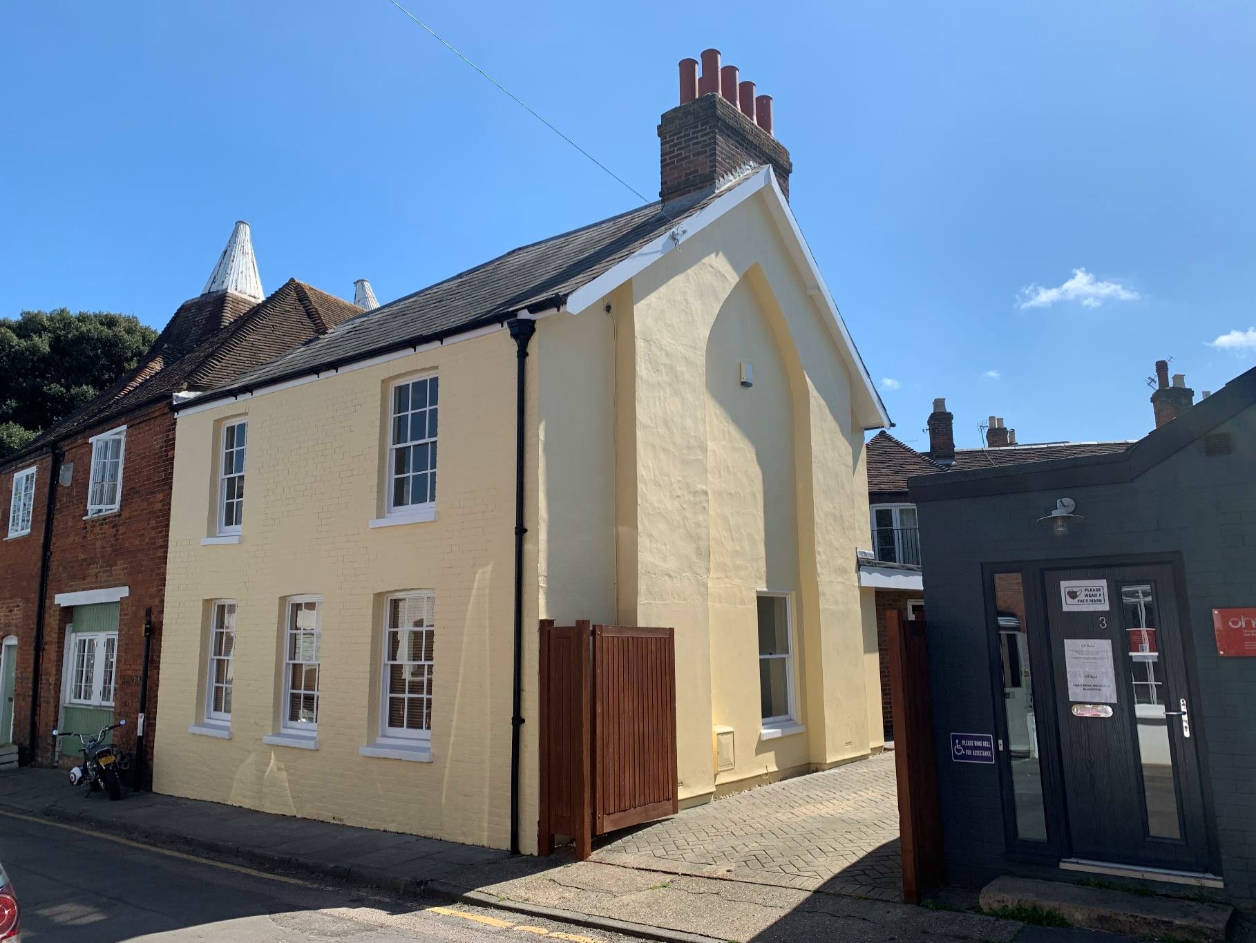 1 Oaten Hill Pl, Canterbury for sale Primary Photo- Image 1 of 1