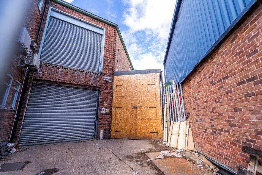 36 Hawarden Ave, Leicester for sale - Building Photo - Image 3 of 32