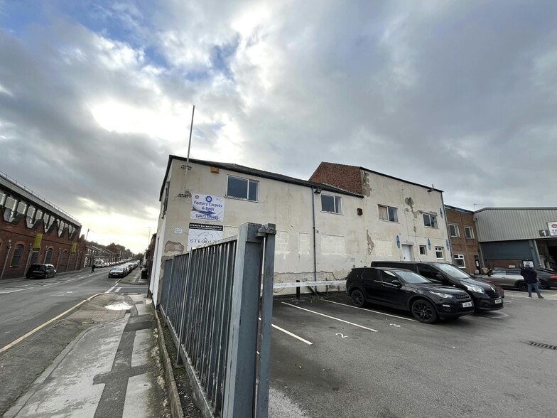 Bond St, Macclesfield to rent - Building Photo - Image 2 of 7