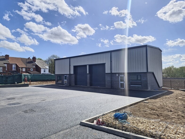 Hyde Park Industrial Estate, Doncaster to rent - Building Photo - Image 2 of 3