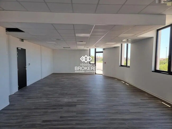 Location Bureaux 92 m²