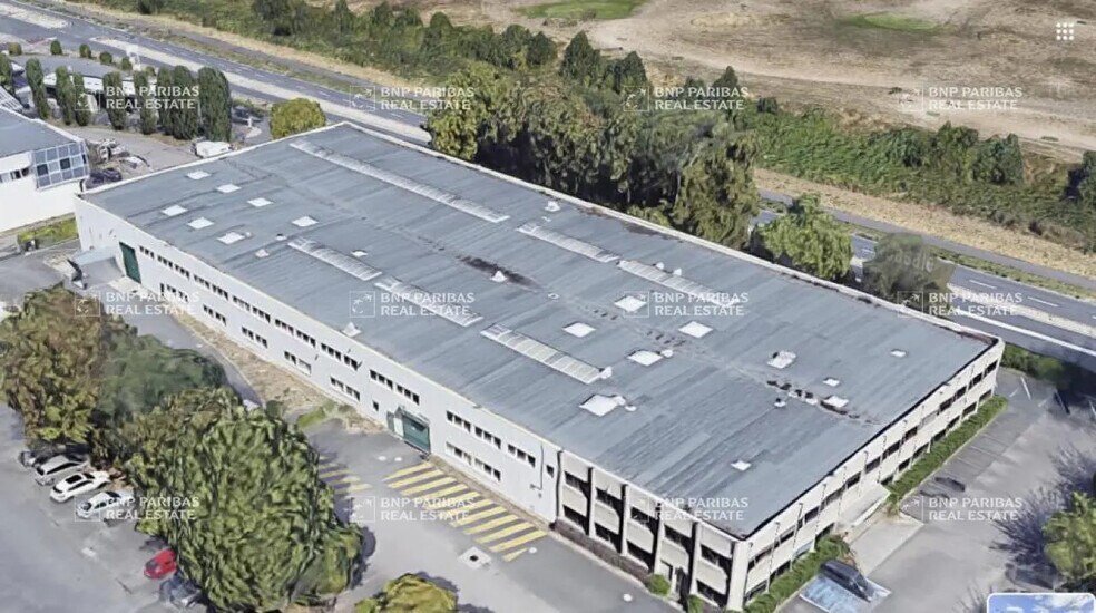 Industrial in Buc for sale - Primary Photo - Image 1 of 25