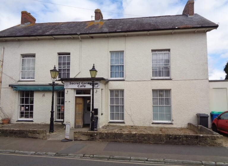 19 Holyrood St, Chard for sale Primary Photo- Image 1 of 1