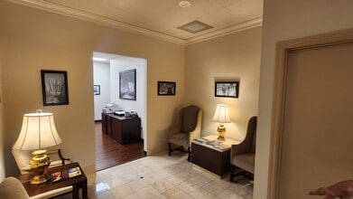 520 S 4th St, Las Vegas, NV to rent Interior Photo- Image 1 of 6