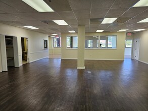 1800 Roswell Rd, Marietta, GA for rent Interior Photo- Image 1 of 5