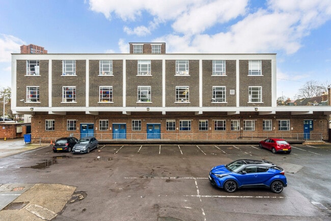 More details for Church Rd, Croydon - Office to Rent