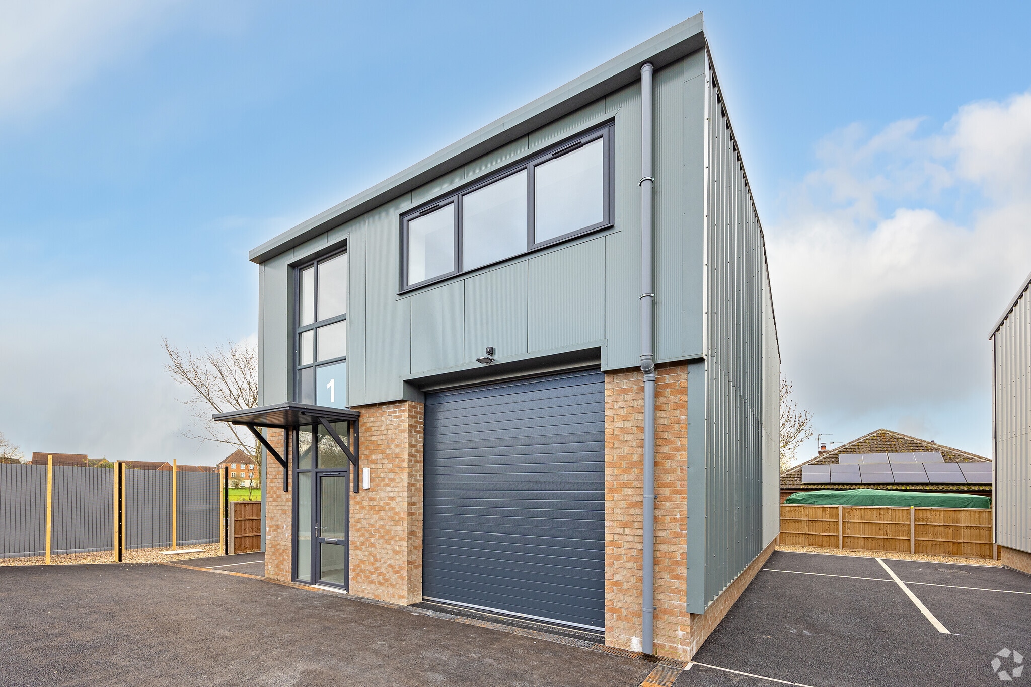 Boundary Ln, Lincoln to rent Primary Photo- Image 1 of 3