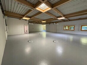 Light Industrial in Croissy-Beaubourg to rent Interior Photo- Image 1 of 12