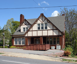 118 NW Third Ave, Hickory, NC for sale Primary Photo- Image 1 of 4