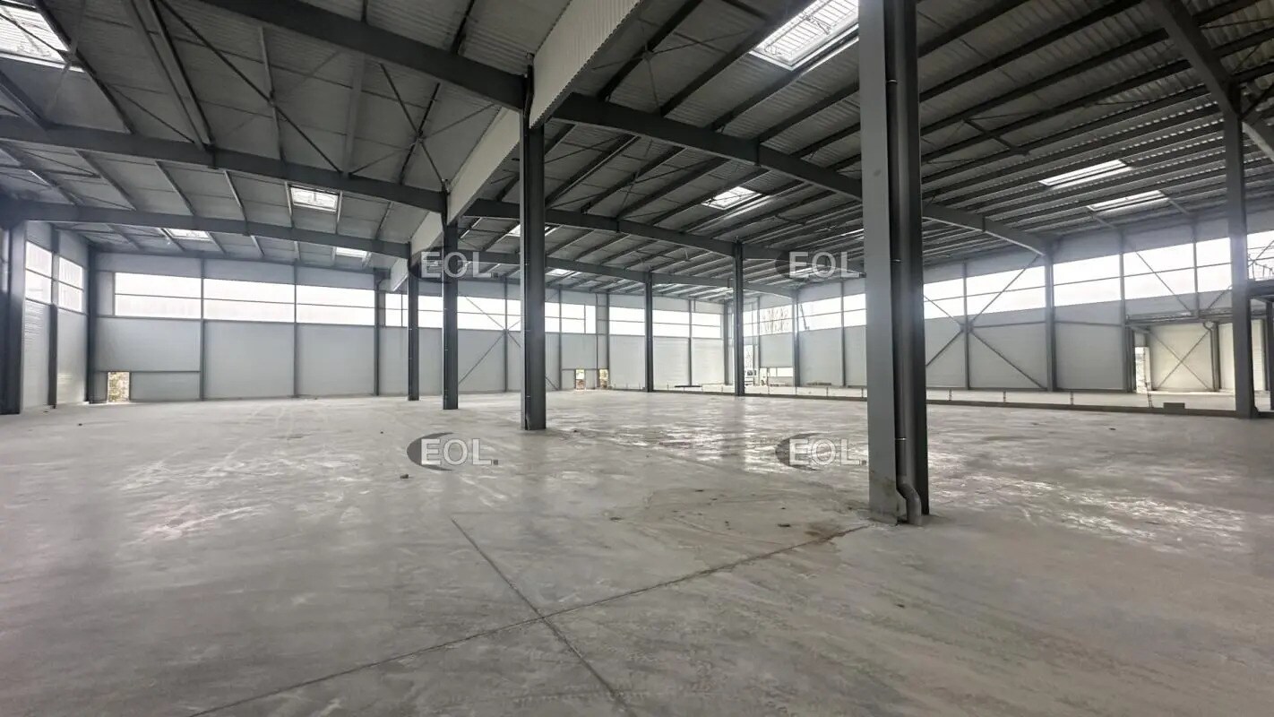Light Industrial in Torcy to rent Interior Photo- Image 1 of 4