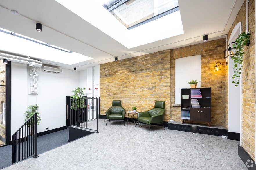 1A Highfield Rd, Dartford to rent - Lobby - Image 3 of 26