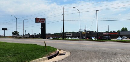 601-621 W Grand Ave, Chickasha, OK for sale Building Photo- Image 1 of 16