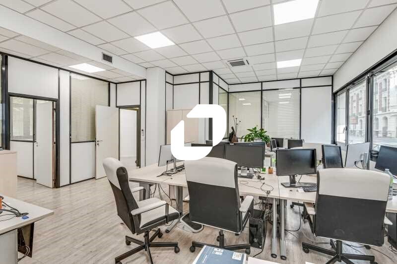Office in Levallois-Perret to rent - Interior Photo - Image 3 of 7